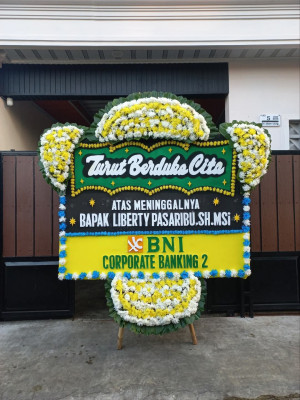 Papan Bunga Duka di Lunang