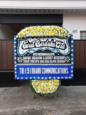 Papan Bunga Duka di Lunang